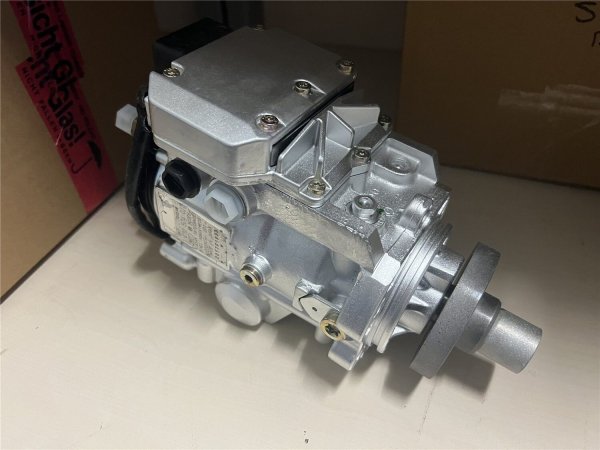 Generalüberholte Bosch 0470504012 Einspritzpumpe für Nissan Almera II 2.2Di /  Tino (V10) 2.2Di
