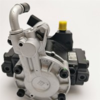 Generalüberholte VDO Einspritzpumpe 5WS40836 03L130755E für VW Golf VI 1.6TDI Variant Plus
