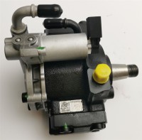 Generalüberholte VDO Einspritzpumpe 5WS40836 03L130755E für VW Golf VI 1.6TDI Variant Plus